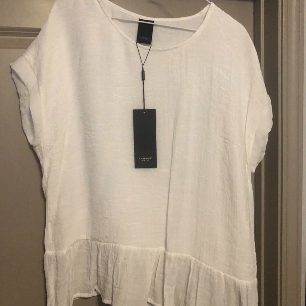 white tee